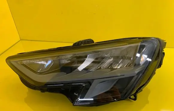 Audi A3 8Y Headlight/headlamp 8Y0941011