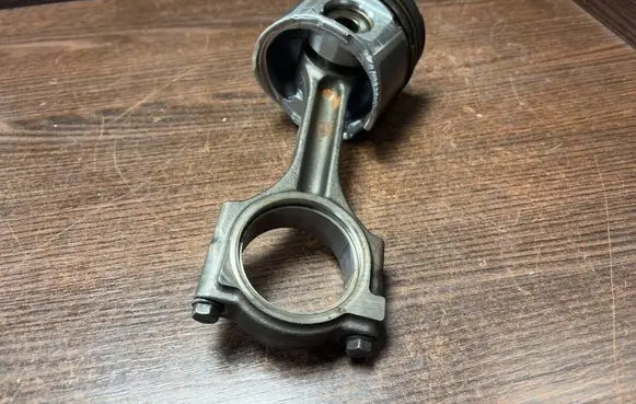 Renault Master II Piston 89L107