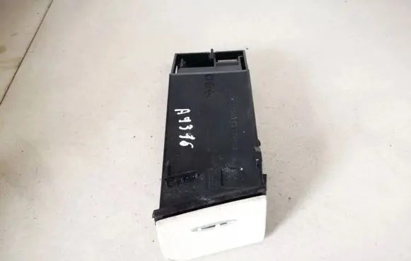 Mercedes-Benz E W211 Glove box 2116801152