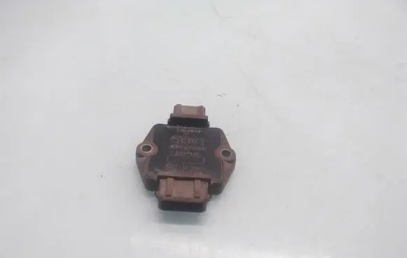 Audi A4 S4 B5 8D Ignition amplifier control unit 