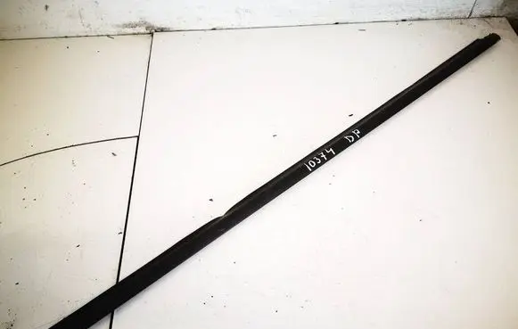 Front door glass trim molding