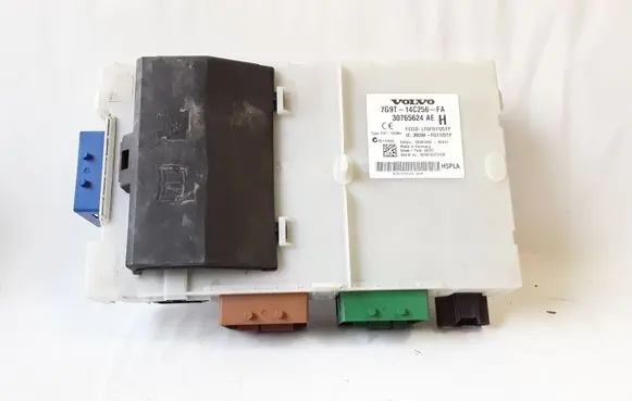 Volvo XC70 Fuse module 7G9T14C256FA 30765624AE