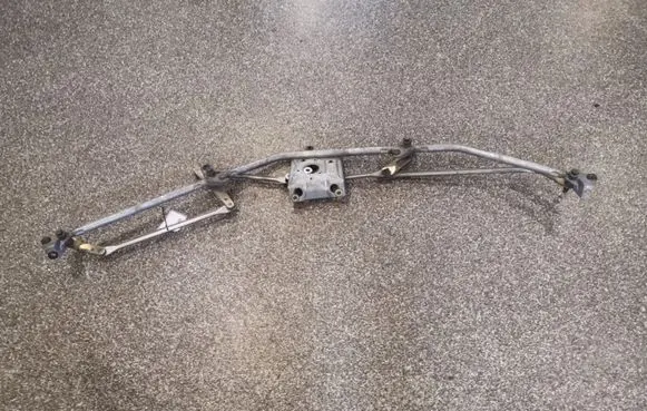 Front wiper linkage