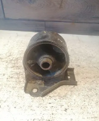 Hyundai Tucson JM Engine mount bracket