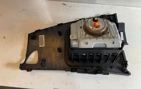 Mitsubishi Outlander Passenger airbag 7030A026 110043H450 7030A058