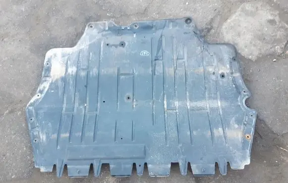 Skoda Superb B6 (3T) Engine splash shield/under tray 5C0825237B