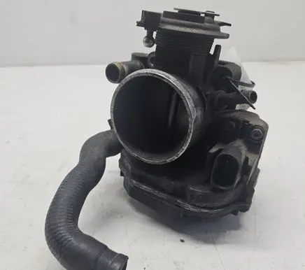 Audi A4 S4 B5 8D Throttle valve 058133063H