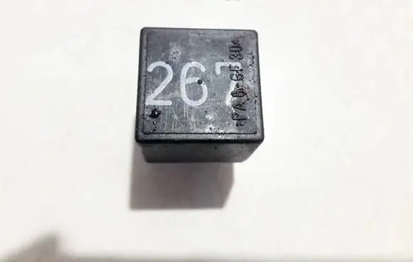 Volkswagen PASSAT B5 Other relay 443919578c 899519