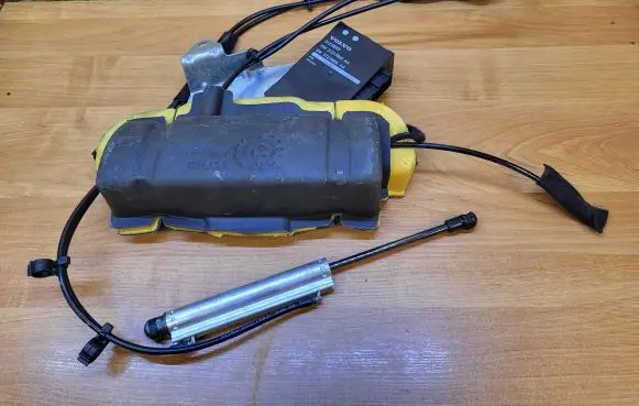 Volvo V70 Tailgate hydraulic set 31218393 31218404AA 31217840AA