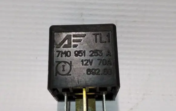 Volkswagen Golf IV Other relay 7M0951253A