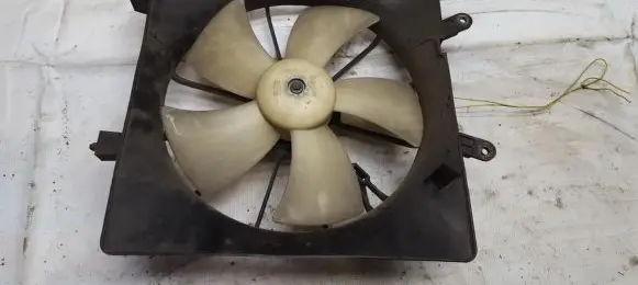 Honda Civic Radiator cooling fan shroud