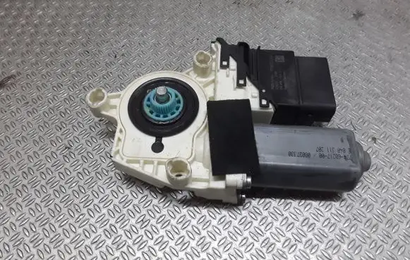 Seat Altea XL Rear door window regulator motor 1K0959704M