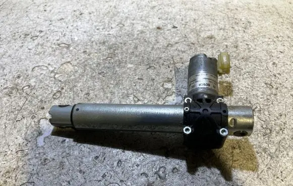 BMW 5 F10 F11 Seat adjustment motor 9168758 0390204008 100810