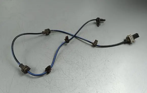 Honda CR-V ABS brake wheel speed sensor 
