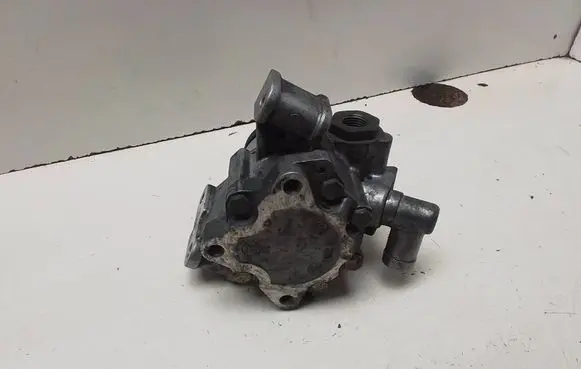 Mercedes-Benz C W203 Power steering pump 91208
