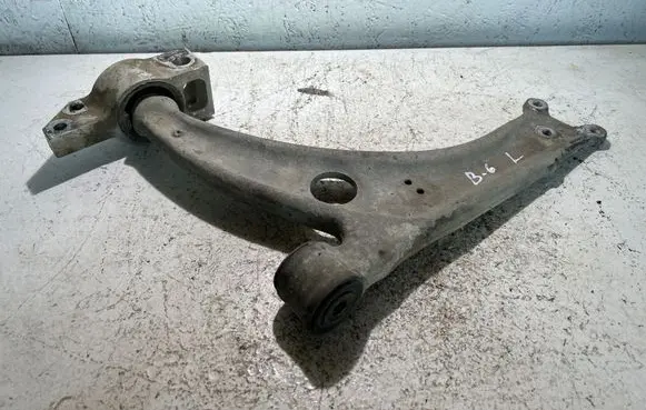 Volkswagen PASSAT B6 Front lower control arm/wishbone