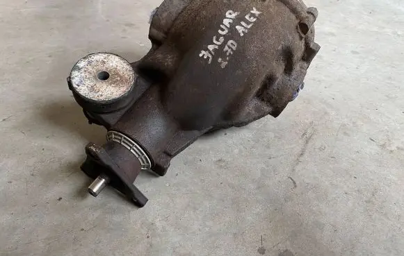 Jaguar S-Type Rear differential 2R8W4384BA GJS40015