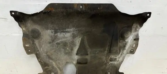 Volvo XC60 Engine splash shield/under tray
