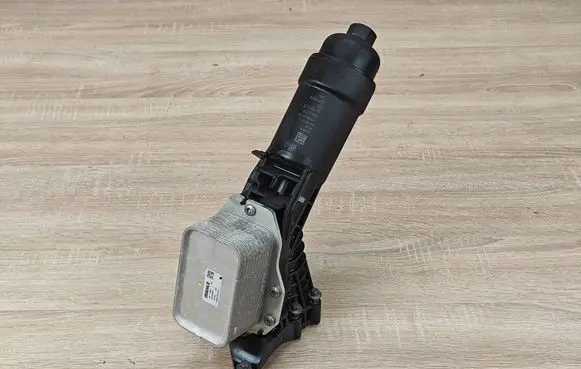 BMW 4 G22 G23 G24 G26 Oil filter mounting bracket 8580415 72435984