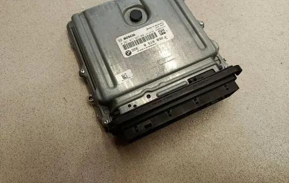 BMW 3 E90 E91 Engine control unit/module 0281017027 8510832 030169802