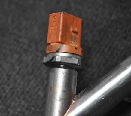 Audi A8 S8 D4 4H Fuel main line pipe 079133316BE