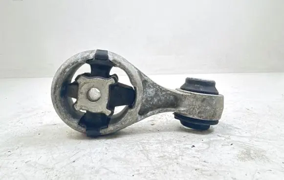 Nissan Qashqai Engine mount bracket 11350JD000