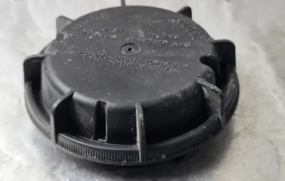 Headlight/headlamp dust cover