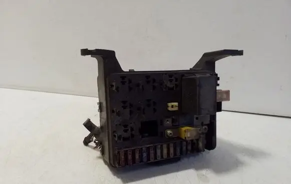Opel Frontera A Fuse module 71242285