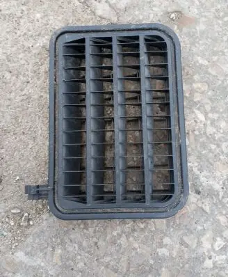 Mercedes-Benz S W140 Quarter panel pressure vent 1408300042