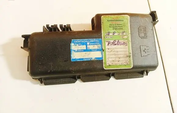 Volvo V70 Fuse box cover 30772921
