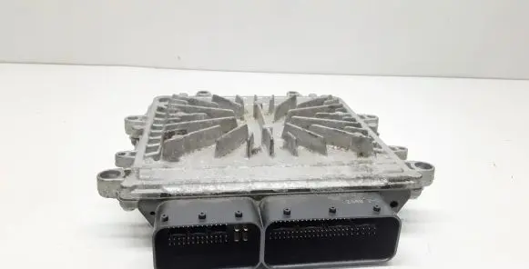 Volvo V70 Engine control unit/module P31303388 0281015286