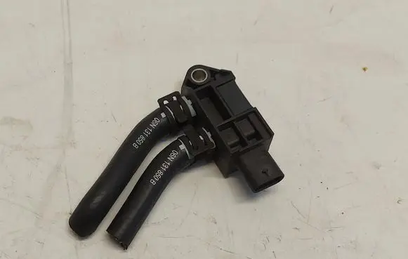 Audi A7 S7 4K8 Exhaust gas pressure sensor 06N131551S-JLK01