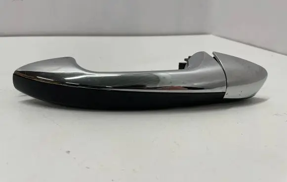 Mercedes-Benz GLA H247 Front door exterior handle