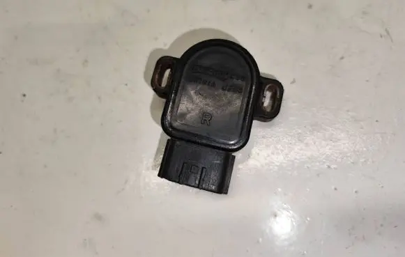 Subaru Forester SF Throttle valve position sensor A22667R00