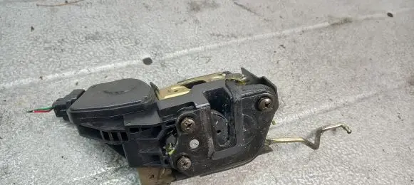 Hyundai Matrix Front door lock