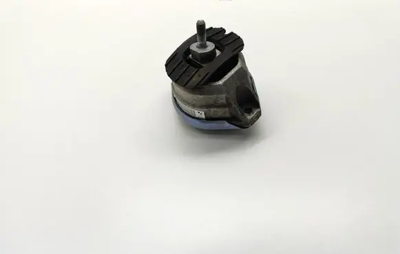 Engine mount bracket