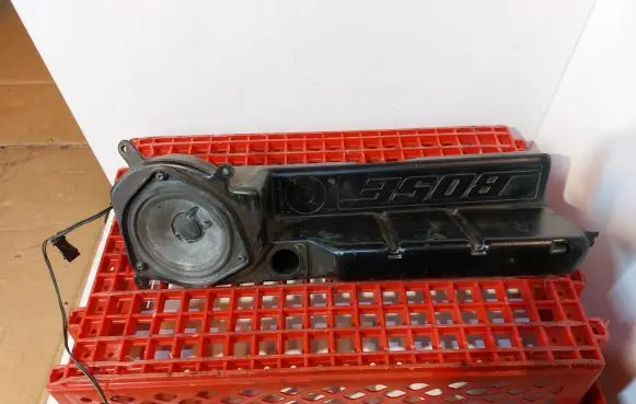 Audi A8 S8 D2 4D Subwoofer speaker 2752555949