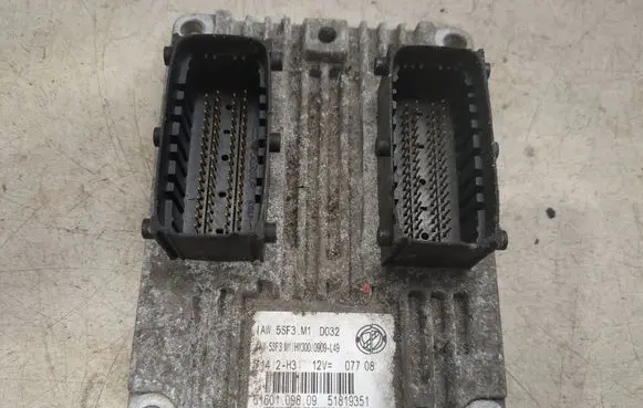 Fiat Punto (199) Engine control unit/module 51819351 6160109809
