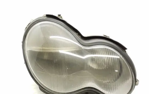 Mercedes-Benz C W203 Headlight/headlamp 0301166202 A2038200261