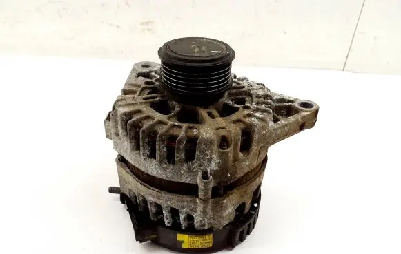 Hyundai i30 Generator/alternator 373002A850
