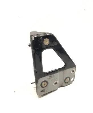 Audi A6 S6 C6 4F Fender mounting bracket 4F0821135 AM08S109