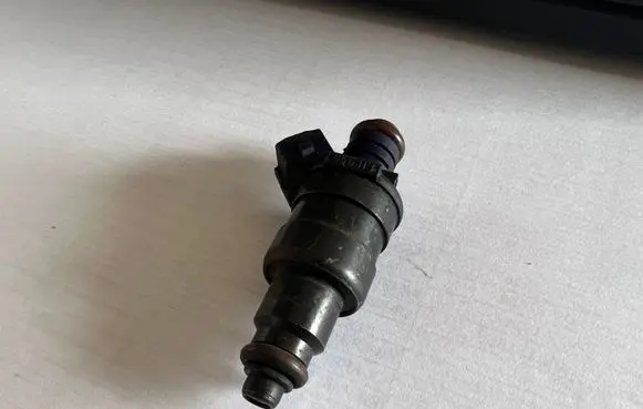 Renault Scenic I Fuel injector 866313