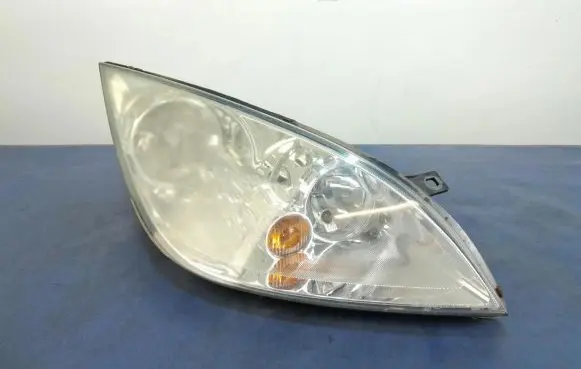 Mitsubishi Colt Headlight/headlamp MR957354