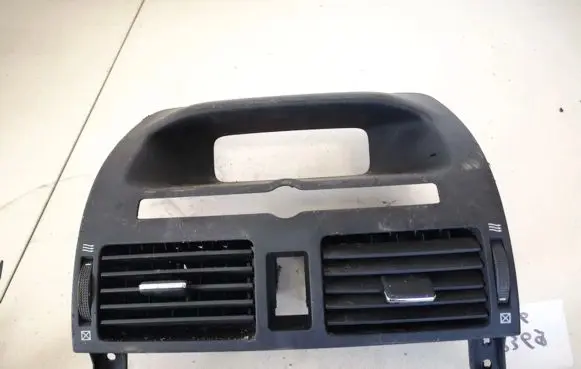 Toyota Avensis T250 Dash center air vent grill bourbon8494
