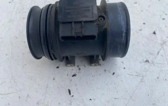 Volvo V70 Mass air flow meter 9202199