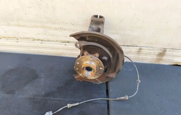 Nissan Qashqai Front wheel hub 