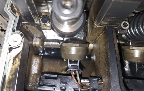 Skoda Octavia Mk2 (1Z) Fuel injector