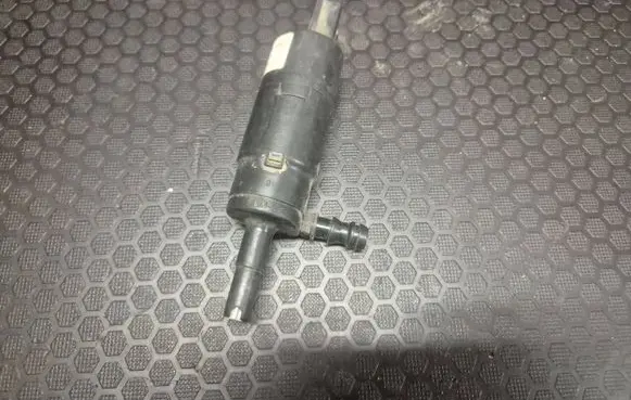 Audi A6 S6 C6 4F Headlight washer pump 3B7955681