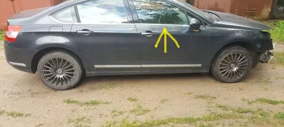 Citroen C5 Front door window glass four-door