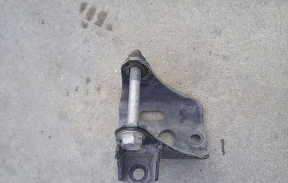 Toyota Prius+ (ZVW40) Gearbox mounting bracket